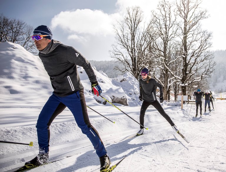 Skating auf der Loipe. | © Langlaufschule Annelies