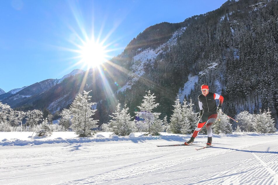 A sportive XC runner on Tetter Moor track | © Gerhard Pilz/Tourismusverband Schladming - Martin Huber