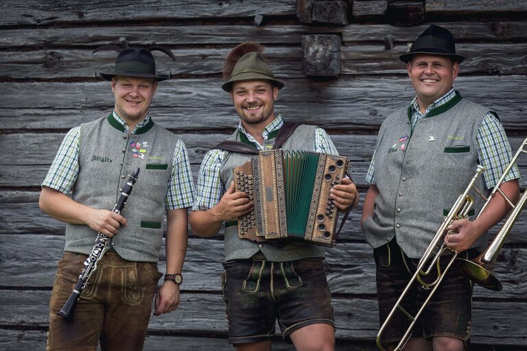 Traditional folk get-together with LIVE-music - Impression #2.1 | © "Roßfeld Musi"