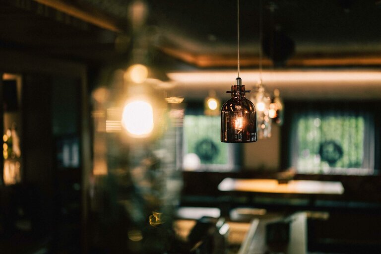 bar-indoor-detail-lampen | © ©Stefan Trocha 